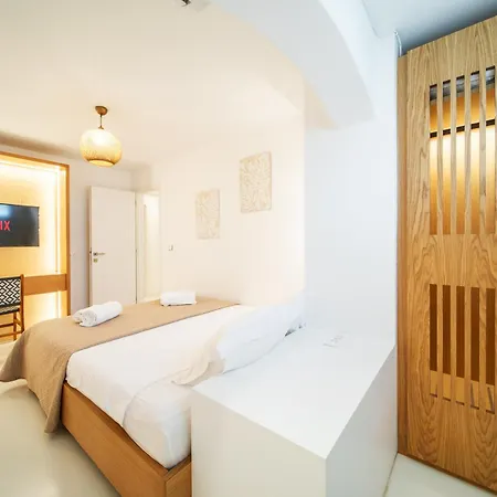 Ohana Paros * Chrisi Akti (Paros)