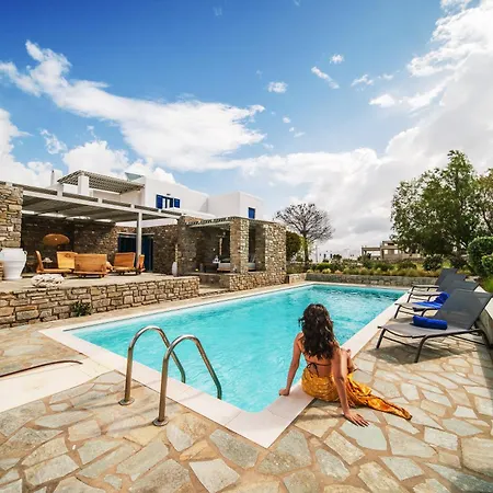 Ohana Paros * Chrisi Akti (Paros)