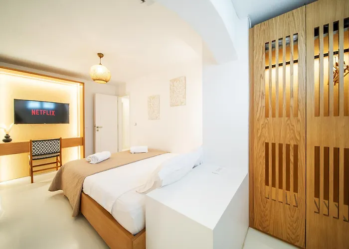 Ohana Paros * Chrisi Akti (Paros)