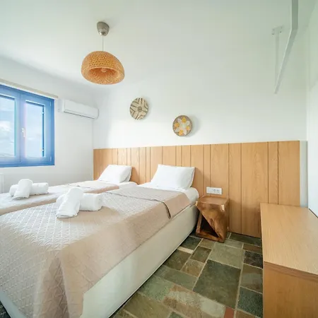 Ohana Paros *